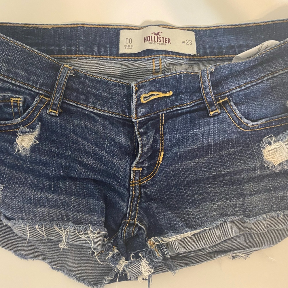 Low rise Hollister shorts
